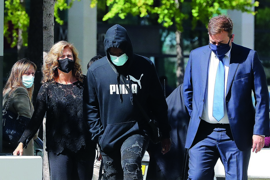 Chegada de um dos arguidos ao julgamento