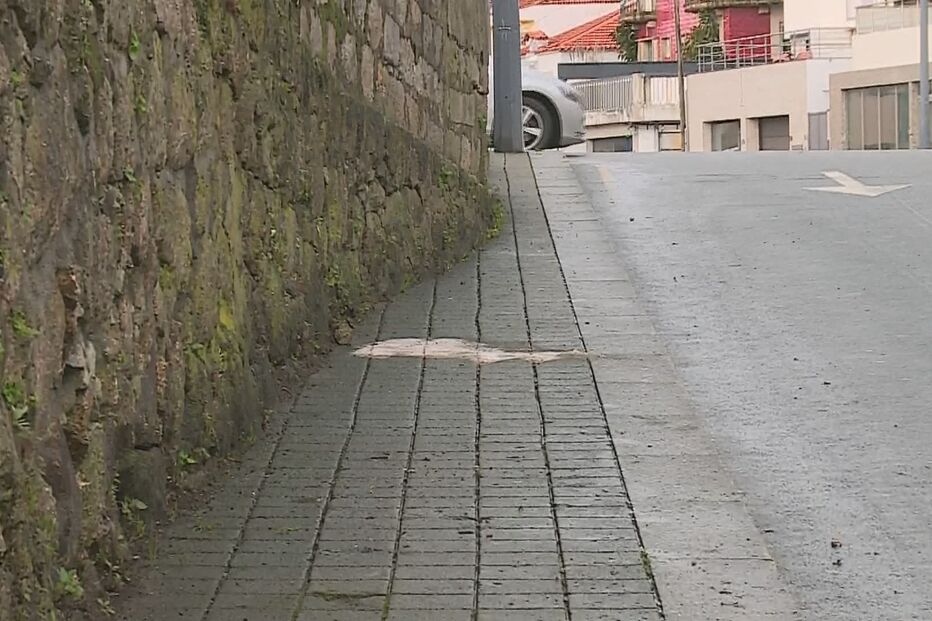 Mulher de 75 anos morre após cair de um muro no Porto