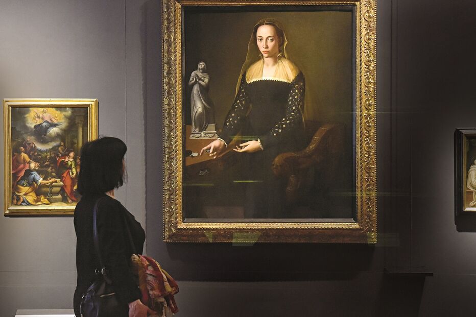 Galeria Uffizi, em Florença (Itália), é um dos mais famosos do Mundo, pelas suas coleções de esculturas e pinturas de artistas como Giotto, Botticelli, Leonardo Da Vinci, Raffaello, Michelangelo e Caravaggio