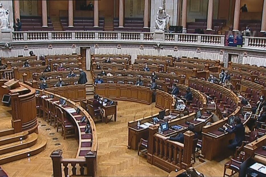 Lei da Eutanásia aprovada no Parlamento por 136 deputados
