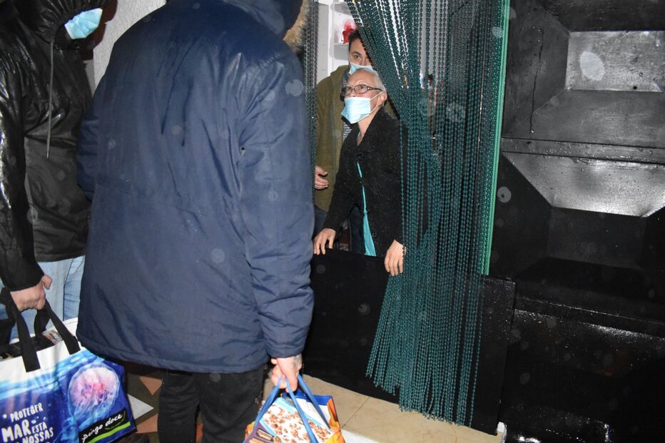 Entregam cabazes de alimentos a três famílias carenciadas de Vila do Conde