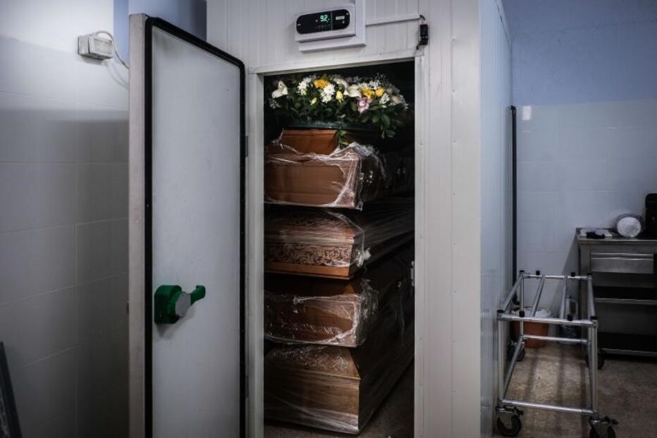 distanciamento da morte no frio do último adeus