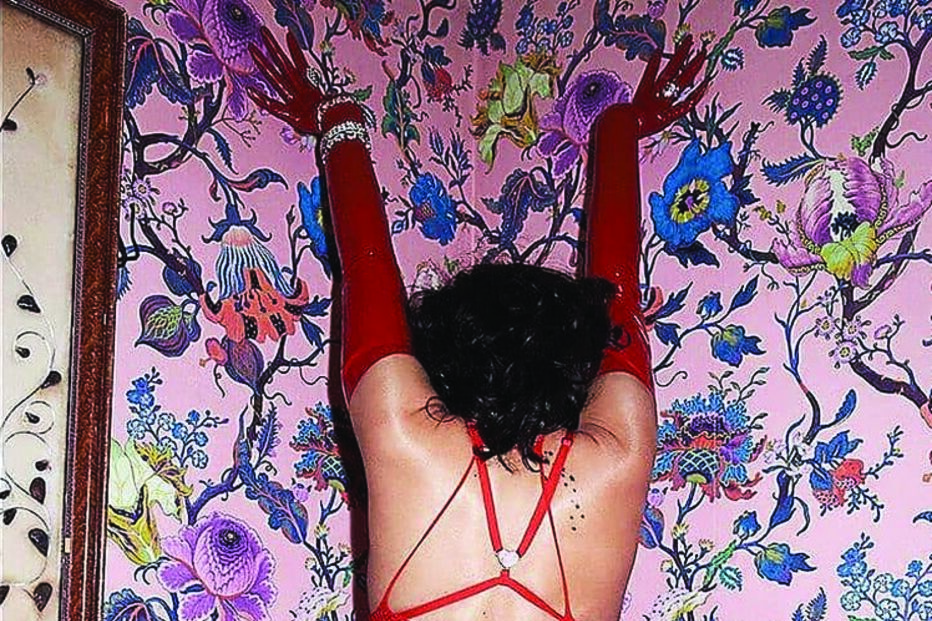 Rihanna protagoniza nova produção sensual 