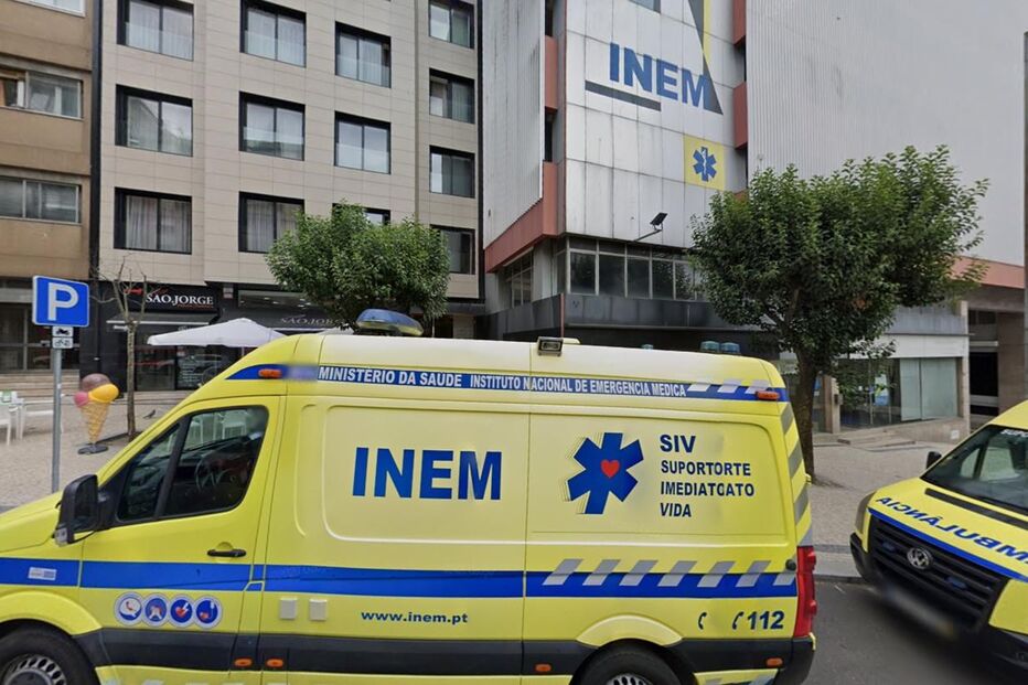 Ambulância do INEM	
