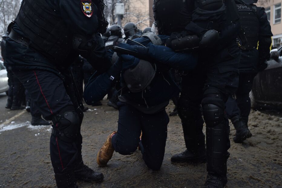 Milhares de pessoas protestam pela libertação de Alexei Navalny na Rússia. Veja as imagens