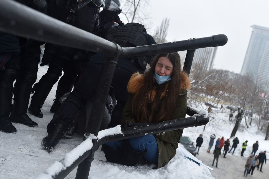Milhares de pessoas protestam pela libertação de Alexei Navalny na Rússia. Veja as imagens