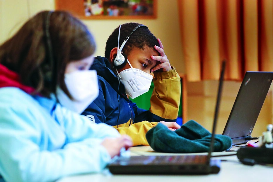 Crianças, escola, aulas