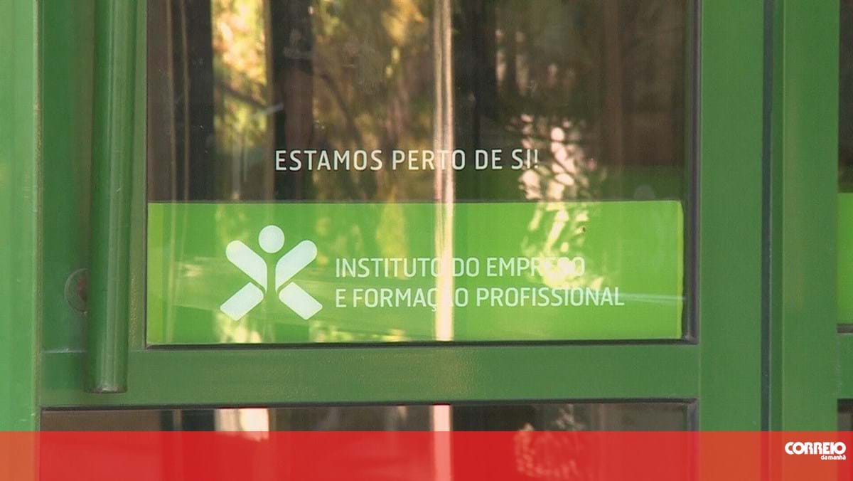 Desemprego cai para 6,8% em dezembro face a novembro, mas ...