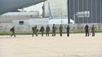 Militares alemães chegam a Lisboa para render equipa de profissionais no combate à pandemia. Veja as imagens