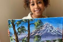 North West com a pintura