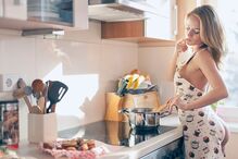 Empresa permite contratar chef ou empregado/empregada de limpeza que trabalham nus