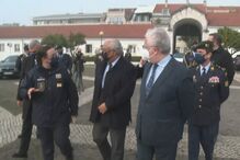 António Costa e Eduardo Cabrita acompanham primeiro dia de vacinação das forças de segurança