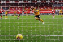 Rúben Neves e Pedro Neto marcam na reviravolta do Wolverhampton