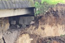 Derrocada de talude corta Linha de Leixões
