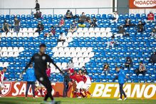 Adeptos voltam a ocupar bancadas no estádio de S. Miguel nos Açores para o primeiro jogo de 2021 com público