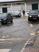 Chuva forte inunda ruas e garagem de centro comercial em Faro