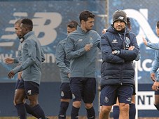 Sérgio Conceição confessou ontem que “não é normal” as suas equipas sofrerem tantos golos e que “os jogadores sabem o que se passa”