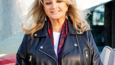Cantora Bonnie Tyler internada no hospital de Faro após cirurgia de urgência ao intestino