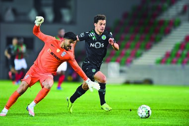 Pedro Gonçalves fez um túnel a Amir e rematou para o primeiro golo