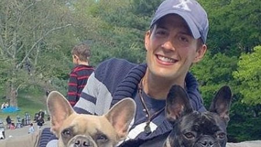  Ryan Fischer, cuidador dos cães de Lady Gaga