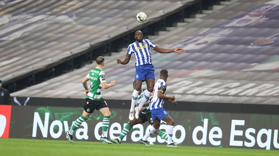 Fora-de-jogo: O Sporting ganha de 19 em 19 anos, não é assim bem um  crónico candidato; Taremi recebeu propostas para sair mas dragões  rejeitaram e vão apostar no iraniano até ao fim