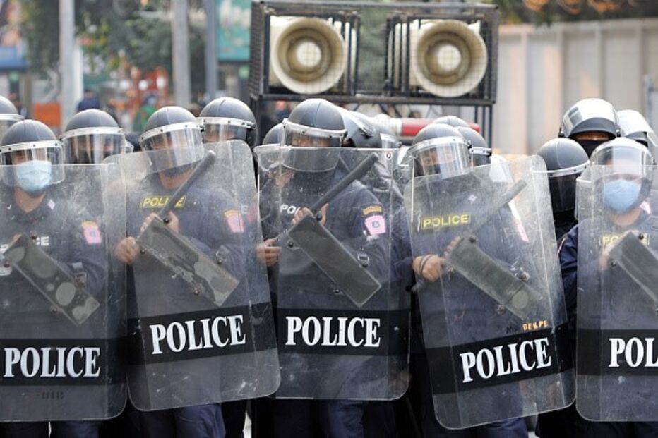 Forças militares tomam conta de Myanmar e prendem principais líderes políticos