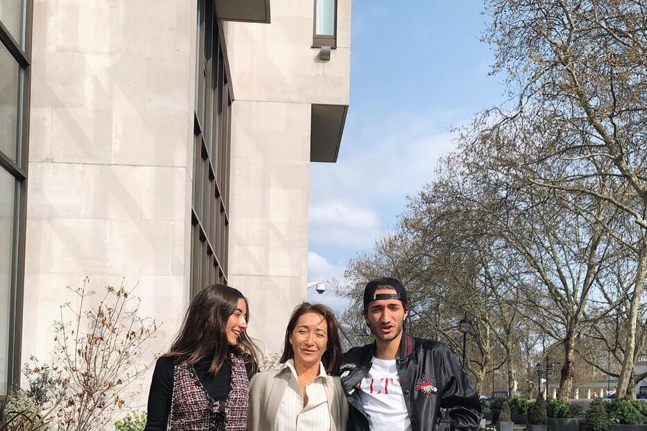 Matilde Mourinho com a mãe e o irmão