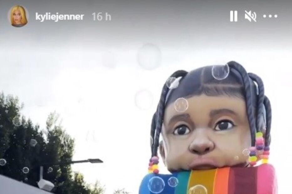 2021-02-02_17_05_28 Stormi, a filha de Kylie Jenner.jpg