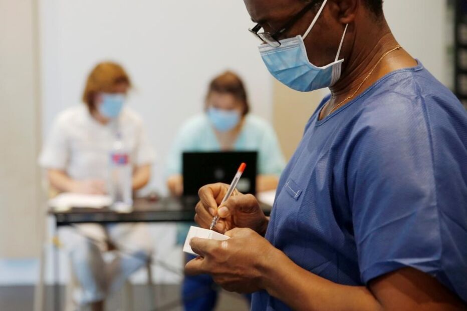Cidade do futebol transformada em hospital para doentes Covid