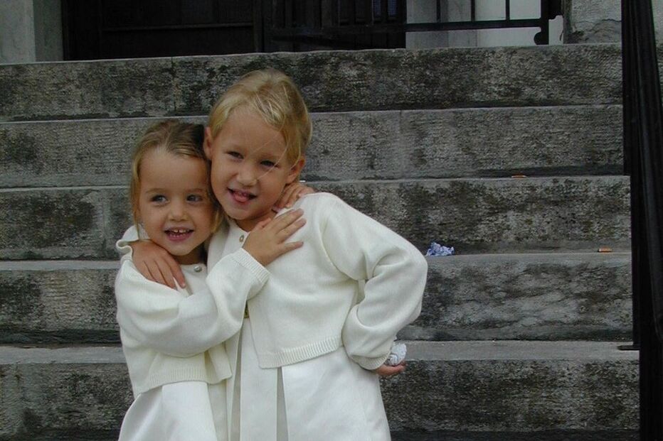 Kelly Bailey e a irmã Madalena