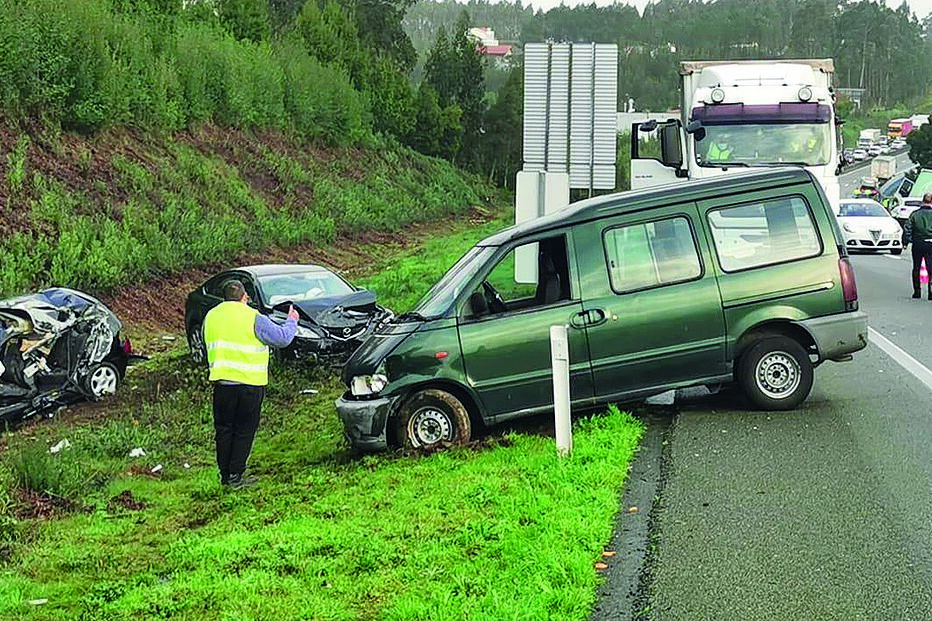 Camião despistou-se e provocou mais dois acidentes	