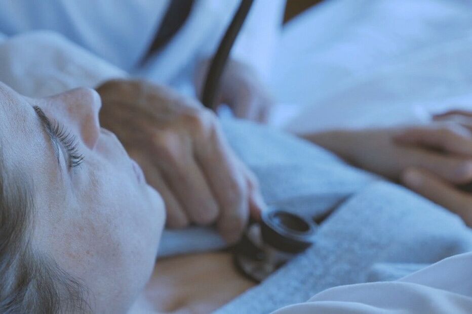 2021-02-04_12_55_11 Médicos britânicos alertam que nariz a pingar e sintomas de gripe podem ser sinais de Covid.jpg