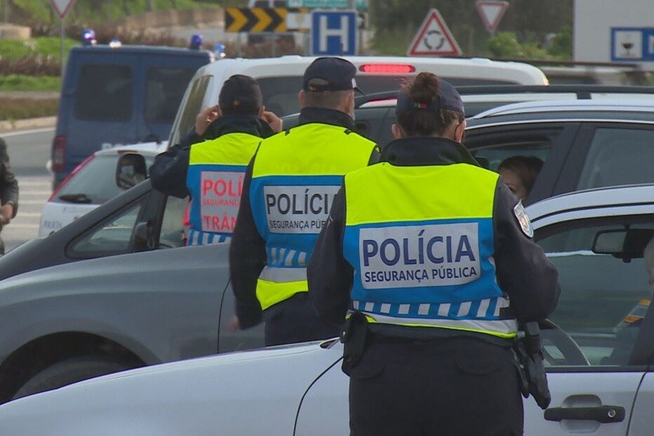 2021-02-07_11_05_41 PSP e GNR controlam circulação no Algarve.jpg