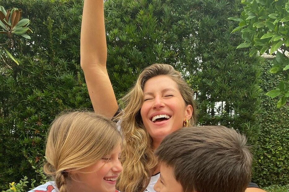 Gisele Bündchen com os filhos Vivian e Benjamin