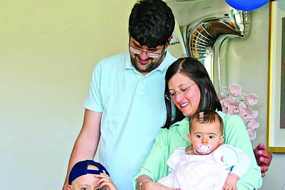 Cristiano Ronaldo e Gio ajudam menino com cancro