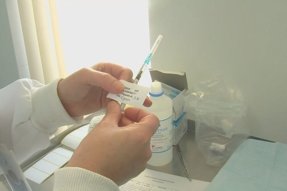 Só metade das pessoas respondeu 'Sim' à SMS da convocatória para a vacinação contra a Covid-19