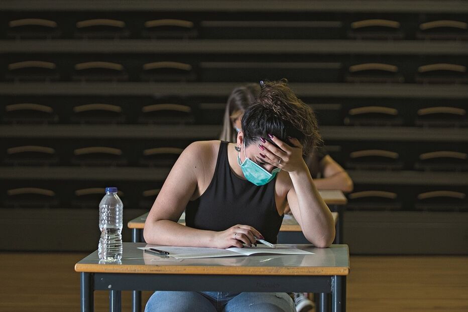 Imagem CAIXA MEIO 35346319.jpg (8861038) (Milenium)