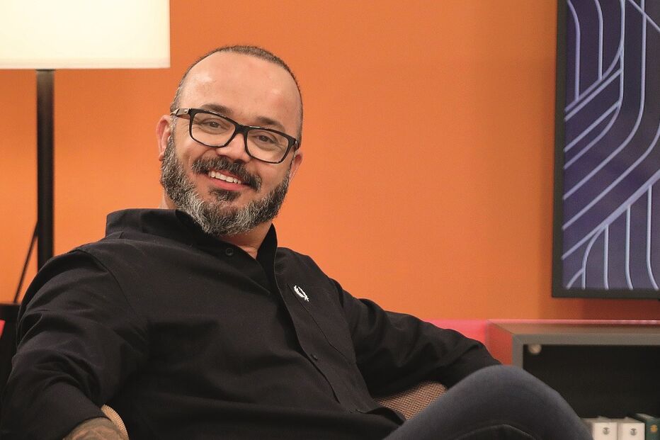 Fernando Rocha está ligado à SIC há cerca de duas décadas. Diz “estar bem” no canal de Paço de Arcos. Atualmente integra  o elenco da novela ‘Amor Amor’