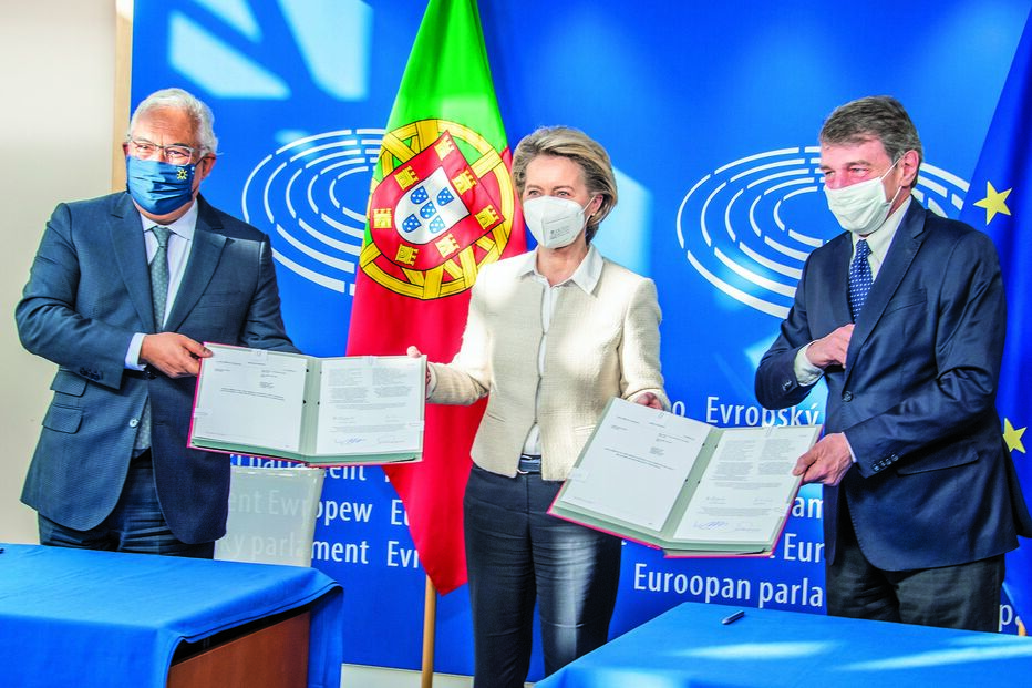 Costa, Von der Leyen e Sassoli ratificaram o regulamento do mecanismo de recuperação