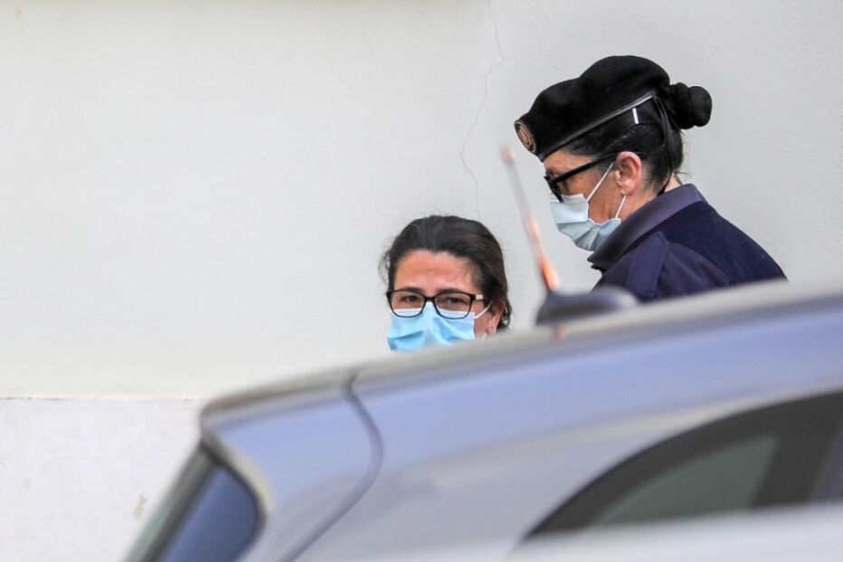Márcia, madrasta de Valentina, chega ao tribunal de Leiria