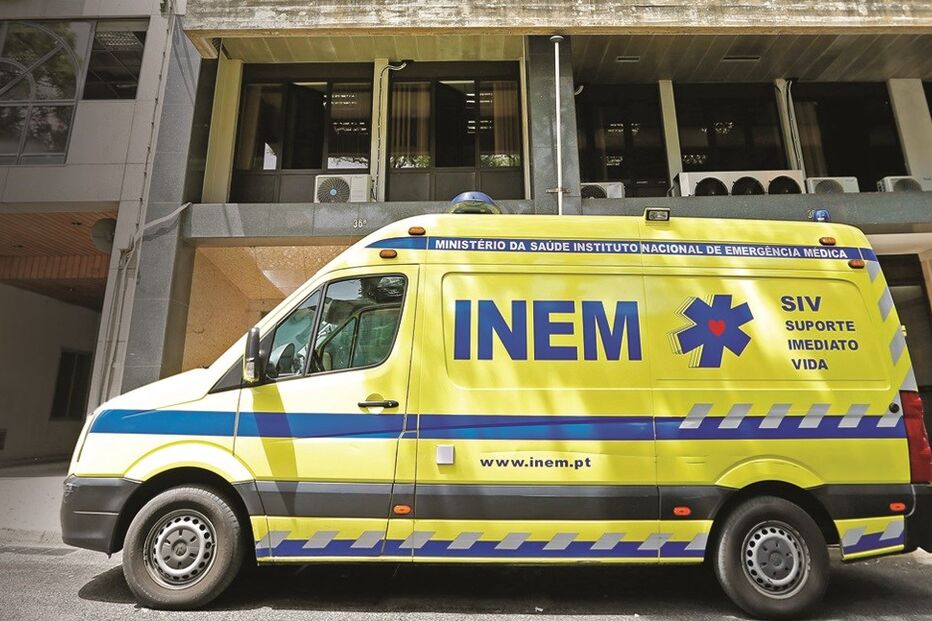 Instituto Nacional de Emergência Médica está a ser investigado pela Inspeção-Geral das Atividades em Saúde após polémicas com uso indevido de vacinas 