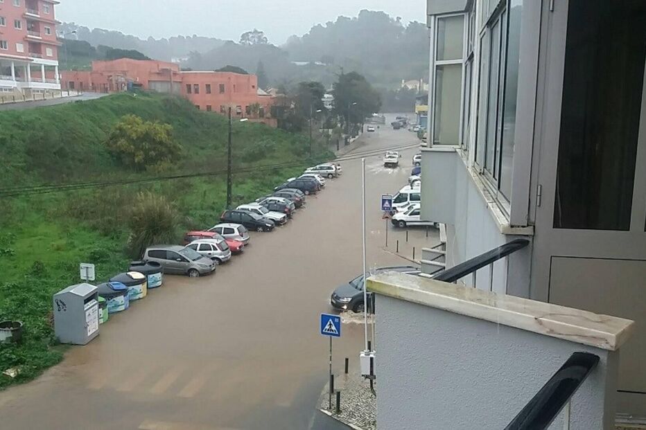 Sintra com estradas inundadas 