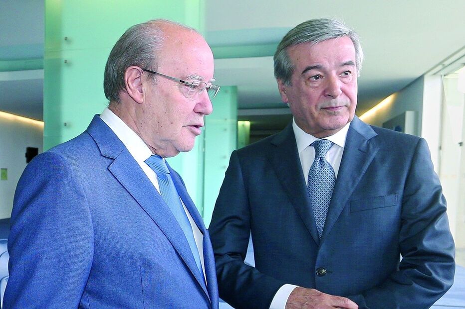Pinto da Costa, presidente do FC Porto, com o administrador Fernando Gomes      