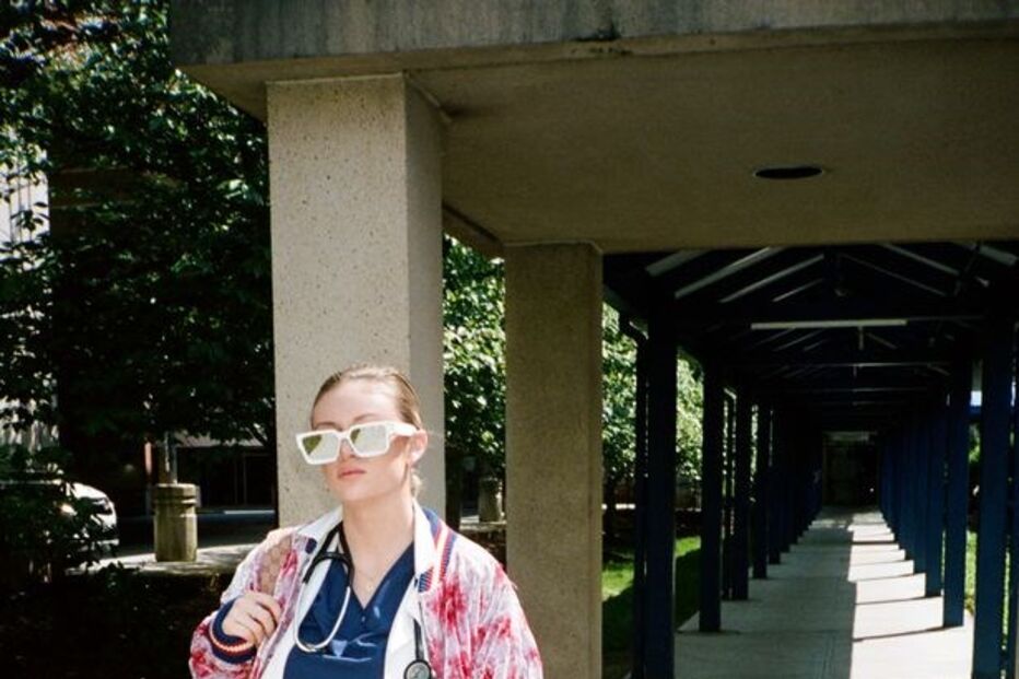 Danielle Lupo é modelo da Playboy e profissional de saúde