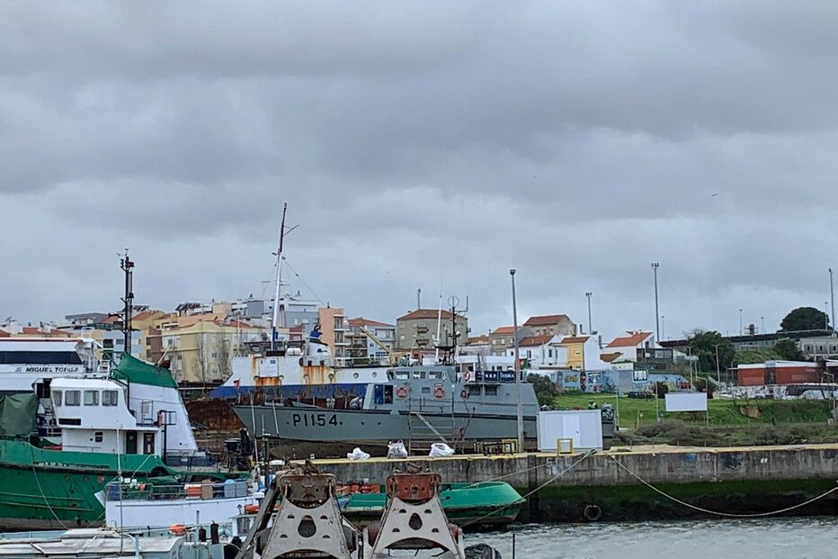 Imagem LANCHA_HIDRA_ESTALEIRO_PRIVADO_SEIXAL_06.02.2021.JPG (8969566) (Milenium)