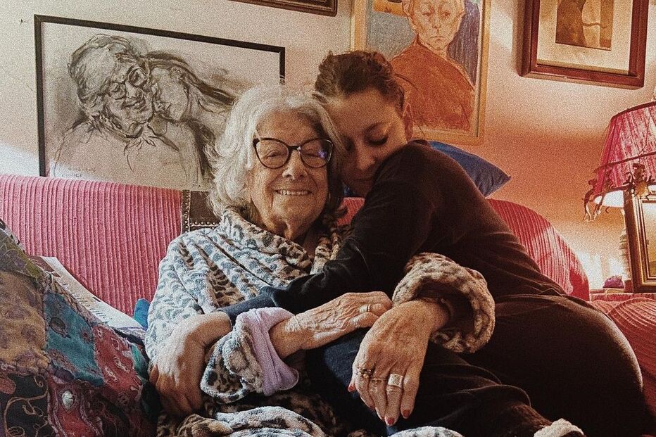 Lídia e a avó Eunice Muñoz