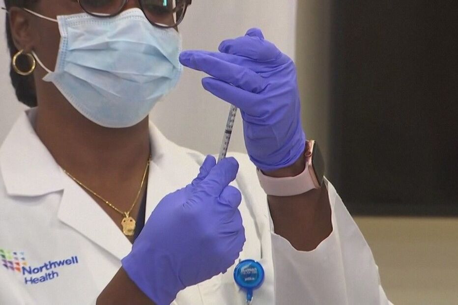 Vacinas contra a Covid-19 utilizadas no Reino Unido reduzem risco de hospitalização em até 94%, revela estudo