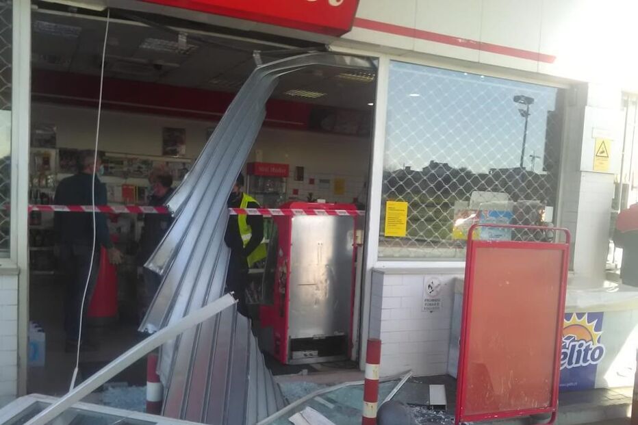 Bomba de combustível da Cepsa assaltada e vandalizada em Vila do Conde