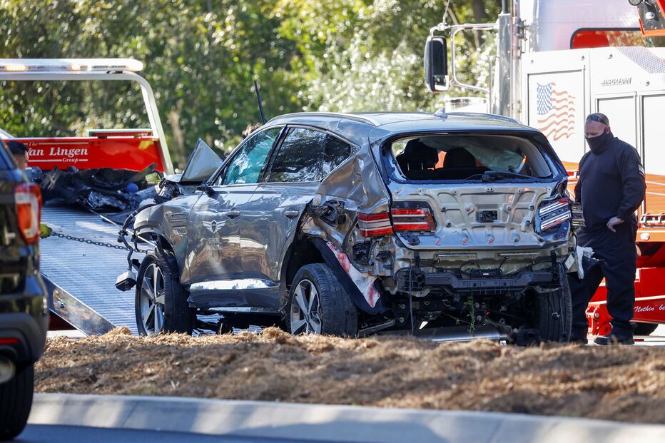 O carro do golfista depois do acidente