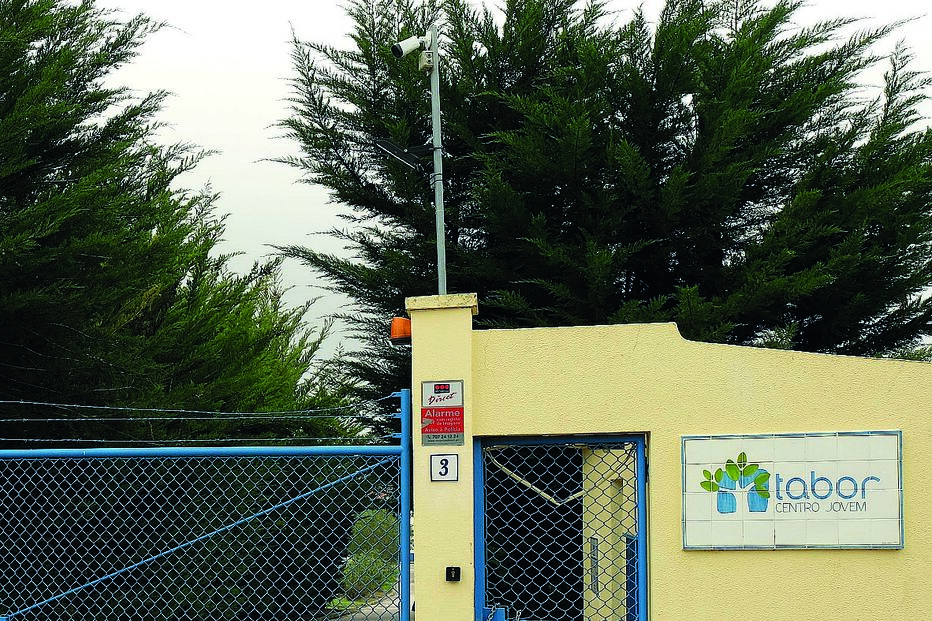 Rapaz, de 17 anos, estava em fuga do Centro Jovem Tabor, em Setúbal      